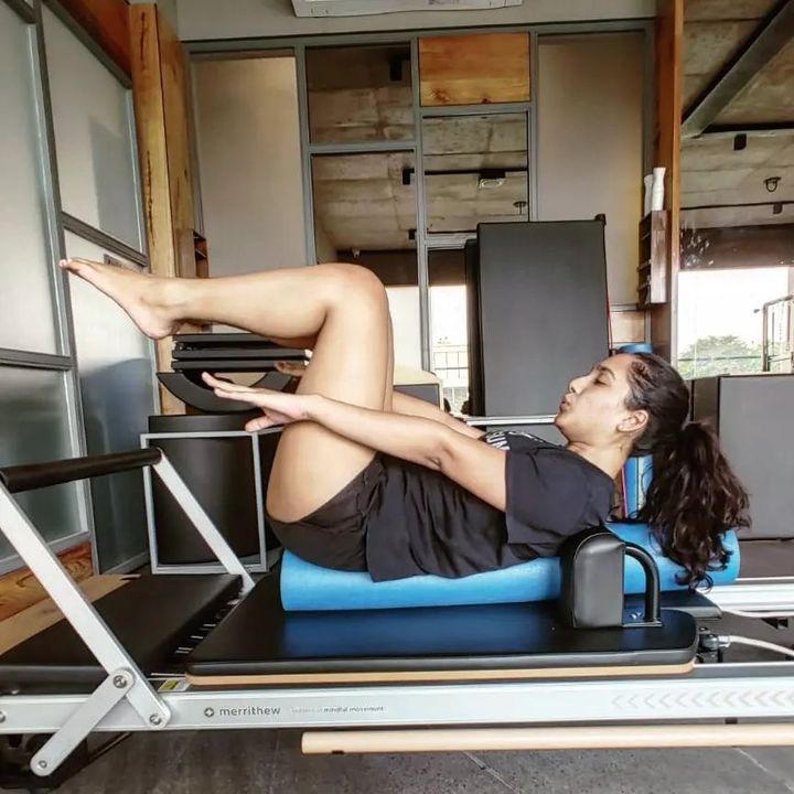 #ChallengeOfTheWeek : Hundreds on the Reformer Challenge done right by our client 🔥 Well done. Keep going 💪🏻
.
.
Dm us for queries.
www.pilatesaltitude.com
.
.
. 
#Pilates #PilatesCommunity #Fitness #FitnessEnthusiasts #HealthTips #EatHealthy #Stretch #WorkOut #ThePilatesStudio #Graceful #Relax #FitnessMotivation #InstaFit #StottPilates #FitnessStudio #Fitspo 
#ThePilatesStudio #Strength #pilates #PilatesGirl  #Workout #WorkoutMotivation #fitness #Exercise #Challenge #WorkoutChallenge