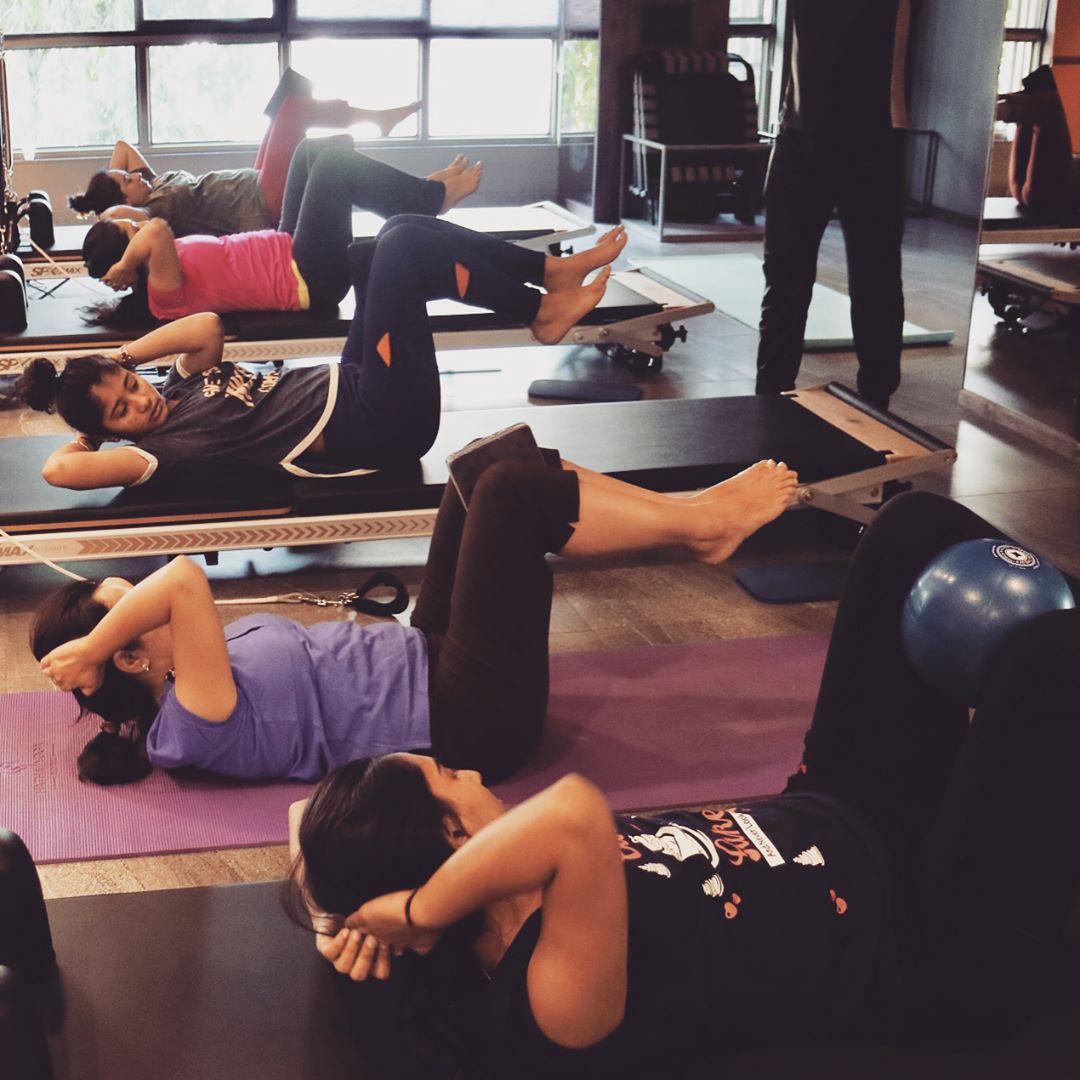 A happy & Effective Pilates Workout Class with Energetic Girls on a Saturday Morning ! .
.
#weekendworkout #pilatescommunity #pilatesfit #Core #abs #tabletop #pilatesprinciples #weekendspecialpilates #pilatesstudioahmedabad