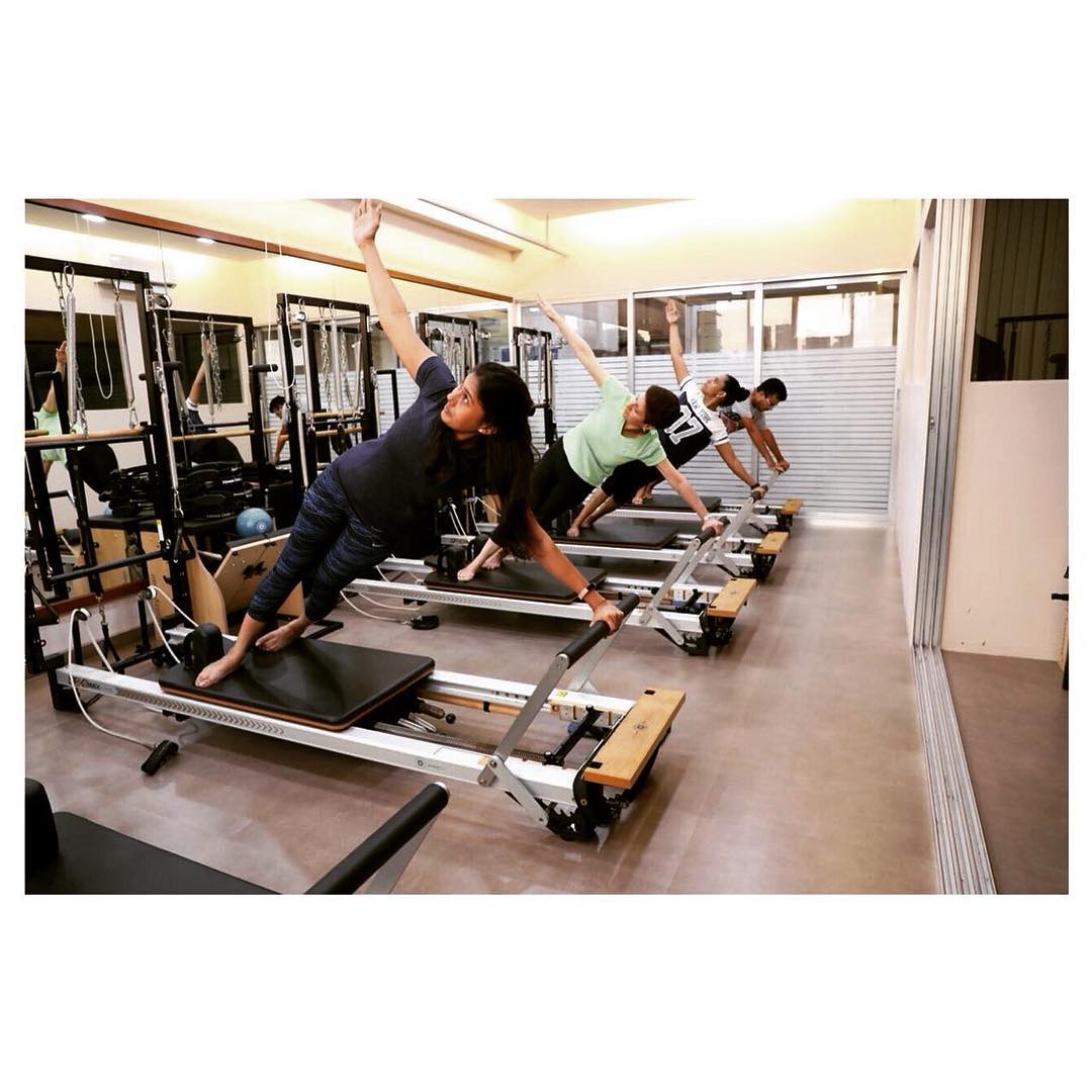 #MondayMotivation: We say “Hello” to Monday by working on the obliques with a side plank hold 🤸🏼‍♀️🙋🏻‍♀️
.
.
Contact us for queries on: 9099433422/07940040991 
www.pilatesaltitude.com .
.
. 
#Pilates #PilatesCommunity #Fitness #FitnessEnthusiasts #HealthTips #EatHealthy #Stretch #WorkOut #ThePilatesStudio #Graceful #Relax #FitnessMotivation #InstaFit #StottPilates #FitnessStudio #Fitspo 
#ThePilatesStudio #Strength #pilates #PilatesGirl #ahmedabad #Workout #WorkoutMotivation #fitness  #instagood #india #igers #instaahmedabad