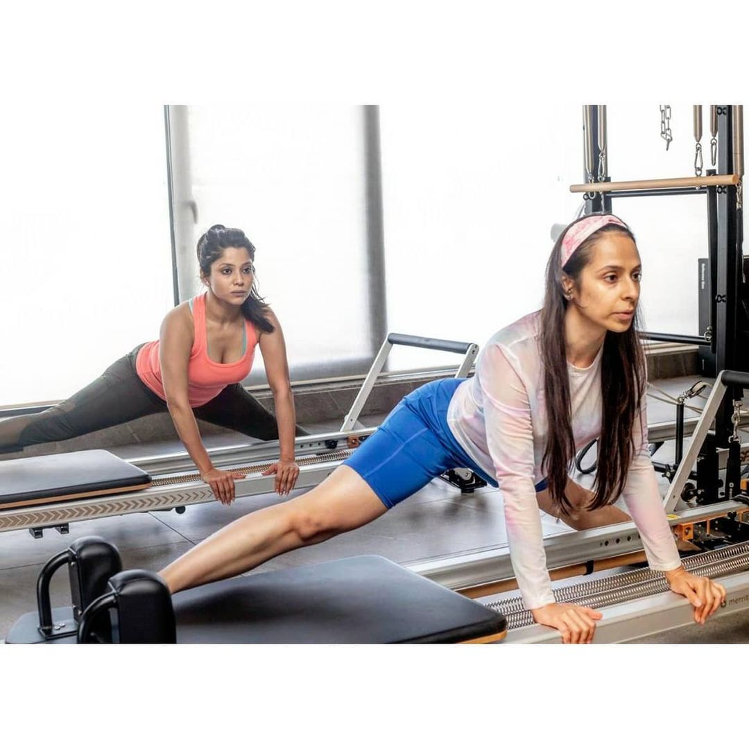 Power yourself so you can give more...stretch your limits and feel the power 🔥
.
.
Contact us for queries on: 9099433422/07940040991
www.pilatesaltitude.com .
.
. 
#Pilates #PilatesCommunity #Fitness #Stretch #WorkOut #ThePilatesStudio #Graceful #Relax #FitnessMotivation #InstaFit #StottPilates #FitnessStudio #Fitspo 
#ThePilatesStudio #Strength #pilates #PilatesGirl #kolkatadiaries #Workout #WorkoutMotivation #fitness  #kolkata #india #igers #instakolkata #fitnessjourney #beingfit #healthylifestyle #fitnessfreak
