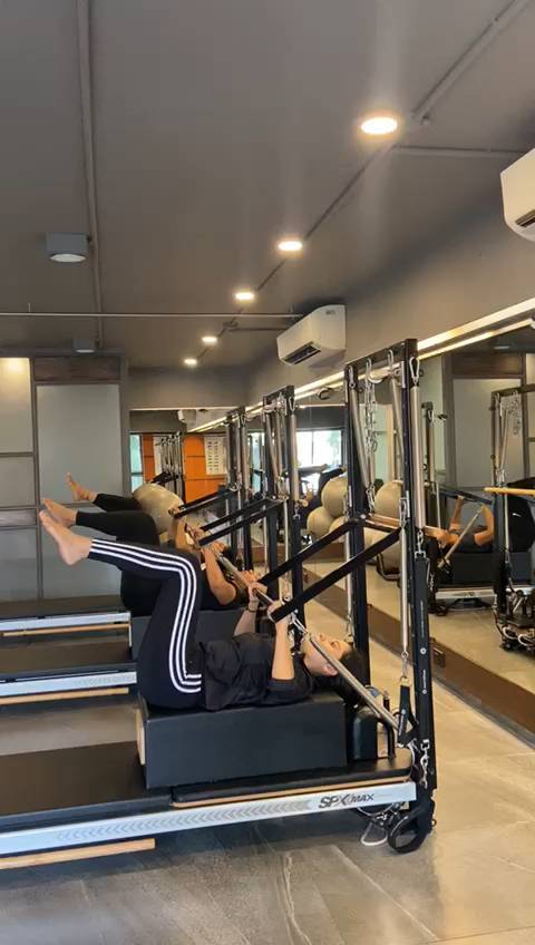 #DidYouKnow? Pilates increases the strength of core muscles. A strong core improves stability and reduces pressure on the back and spine.
If you’ve never considered trying Pilates before, it’s time you thought again. Come, join us at @thepilatesstudioahmedabad .
.
.
Contact us for queries on: 9099433412/ 9099433422/07940040991
www.pilatesaltitude.com .
.
.
.
#Pilates #PilatesCommunity #Fitness #FitnessEnthusiasts #HealthTips #EatHealthy #Stretch #WorkOut #ThePilatesStudio #Graceful #Relax #FitnessMotivation #InstaFit #StottPilates #FitnessStudio #Fitspo #friyay #Happy #weekend