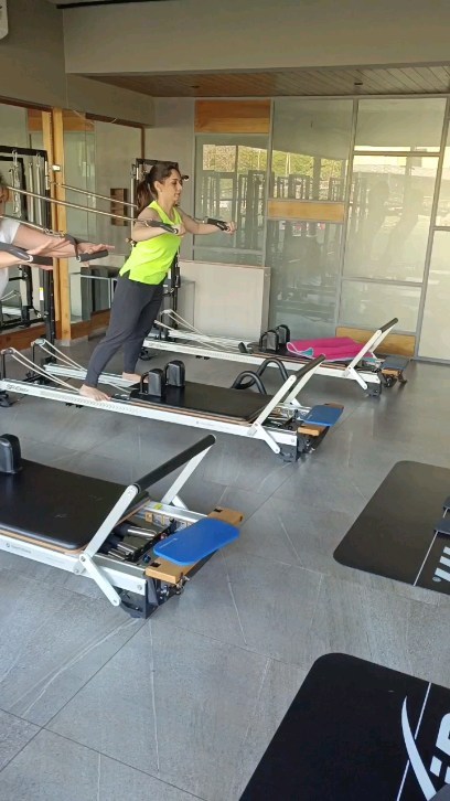 This is just a little glimps of what we can make u do with lot of workout option with reformer #pilateslovers #reformerworkout #pilatesinstructor #clientlove❤️ #fitnesslover #functionaltraining #fitnessmotivation #newpost #newreels