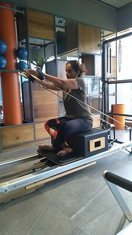 “In 10 sessions you’ll feel the difference, in 20 sessions you’ll see a difference, and in 30 sessions you’ll have a whole new body.” - Joseph Pilates 
A workout form for the mind, body and soul.
Enrol NOW ⏩
.
.
Dm us for details.
www.pilatesaltitude.com
.
.
 #Fitness #India #FitnessEnthusiast #Fitness #workout #fit #celebrity #InstaFit #FitnessStudio