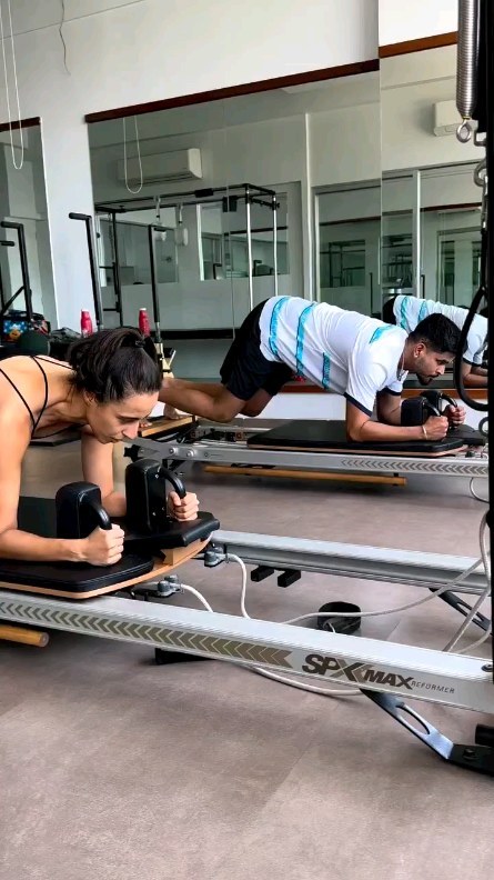 @namratapurohit totally in sync with @shreyasiyer96 🔥💪🏼
.
.
#Pilates #TrainSmart #Cricket #PilatesGirl #PilatesInstructor